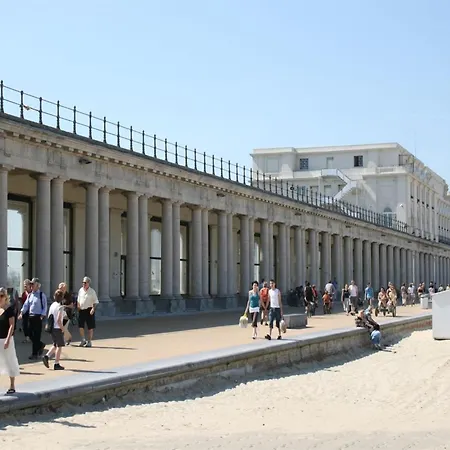 アパート In With Sea Views オステンド