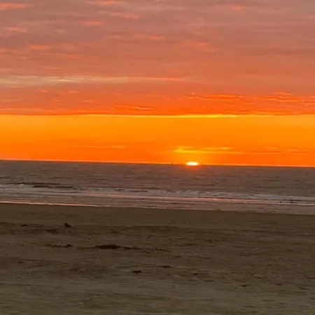 In With Sea Views Apartament