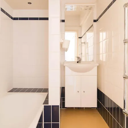 Appartement In With Sea Views